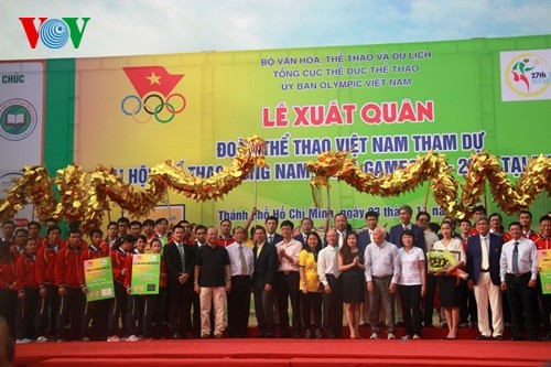 Hơn 5.000 người dự lễ xuất quân đoàn thể thao Việt Nam dự SEA Games 27 - ảnh 1